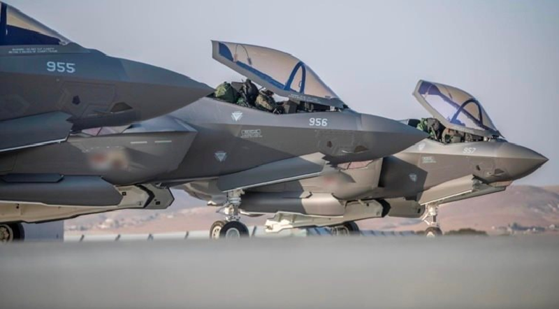 Sự xuất hiện của bốn tàu chở dầu này chắc chắn sẽ mang lại sự linh hoạt hơn và khả năng chiến đấu bền vững hơn cho các hoạt động quân sự của Mỹ ở Trung Đông. Chúng có thể hỗ trợ khoảng 50 lượt xuất kích của máy bay chiến đấu F-35I và có thể bắn tổng cộng 350 tấn đạn dược. Ảnh: Reuters.