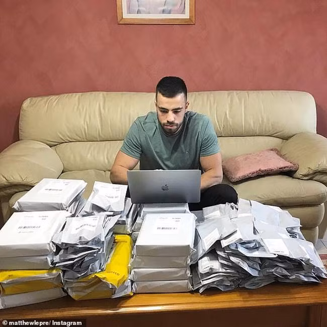 Sở dĩ, mẹ Matthew luôn muốn anh trở thành bác sĩ nha khoa vì hi vọng con có cuộc sống tốt hơn bà. "Tuy nhiên, tôi biết một công việc từ 9h sáng đến 5h chiều không phải là cuộc sống mà tôi muốn", Matthew chia sẻ.