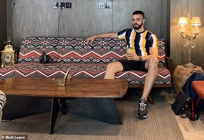 Sau 6 tháng từ khi bỏ học đại học, Matthew Lepre (sống ở Australia) không có ý định quay lại và không có hứng thú với việc học nha khoa ở đại học Melbourne.