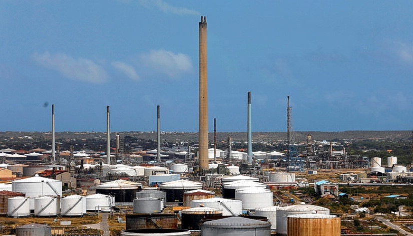 Du lịch và lọc dầu là hai ngành kinh tế mũi nhọn của Curacao. Ảnh: Thedailyherald.