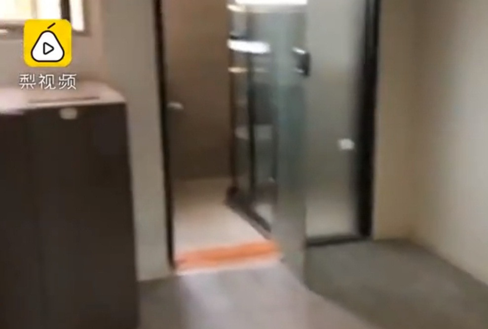 Mỗi căn hộ T-Plus có giá bán khoảng 364.600 USD (khoảng 8,4 tỷ đồng), rẻ hơn đáng kể so với một căn hộ cỡ nhỏ khác.