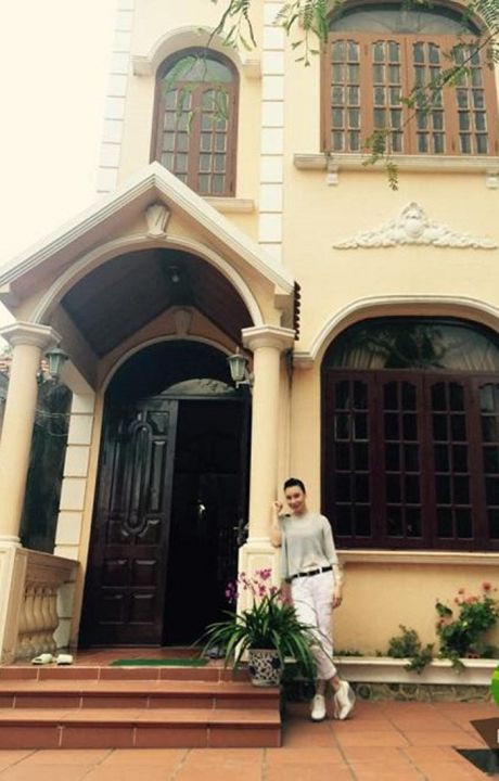 Ngoài ra, ca sĩ Hồ Quỳnh Hương còn sở hữu căn nhà nằm trên phố Trương Định tại Hà Nội.