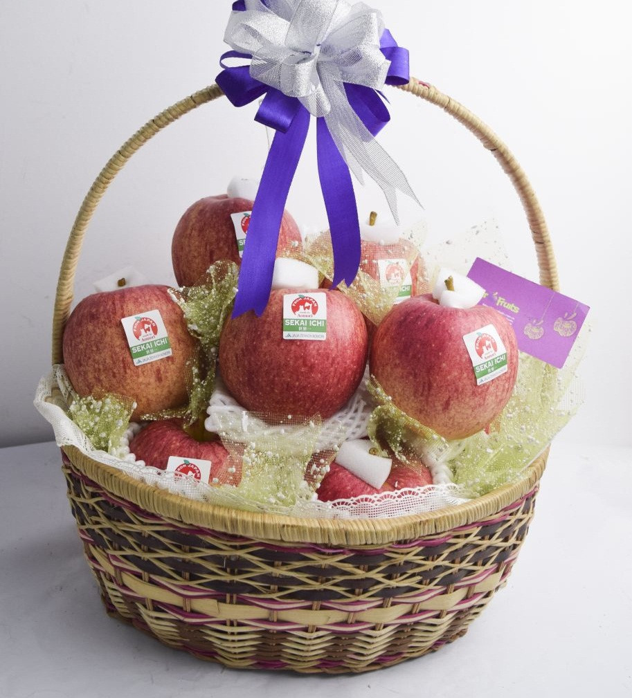 Những giỏ táo Sekai-ichi là món quà biếu sang trọng trong mỗi dịp Tết của giới nhà giàu dù giá bán khoảng 600.000 đồng/kg. Ảnh: Kleverfruits.