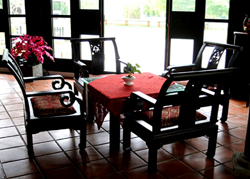 Các không gian chức năng trong nhà đều liên thông nhau như: phòng khách, phòng ăn, nhà bếp, khu thư giãn, quầy bar...Ảnh: Vietnamnet.