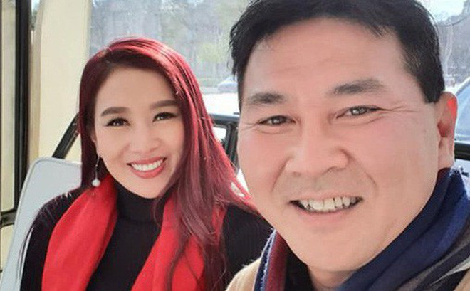 Doanh nhân Nguyễn Hoài Nam là Tổng giám đốc Tập đoàn Berjaya Việt Nam – đối tác duy nhất của Vietlott trong dự án triển khai kinh doanh xổ số tự chọn tại Việt Nam trong 18 năm. Vợ ông là Hoa khôi thể thao Việt Nam, Á hậu Quý bà thế giới - Nguyễn Thu Hương. Ảnh: Internet.