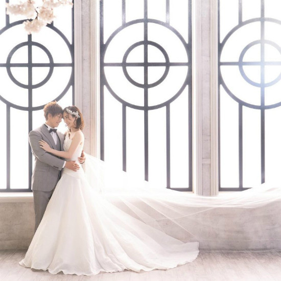 Chính sự thông cảm và thấu hiểu đó khiến Hachu quyết định đi xa hơn, và cuối cùng là tiến tới hôn nhân với ngôi sao được mệnh danh là “ông vua phim 18+ Nhật Bản” Ken Shimizu. 