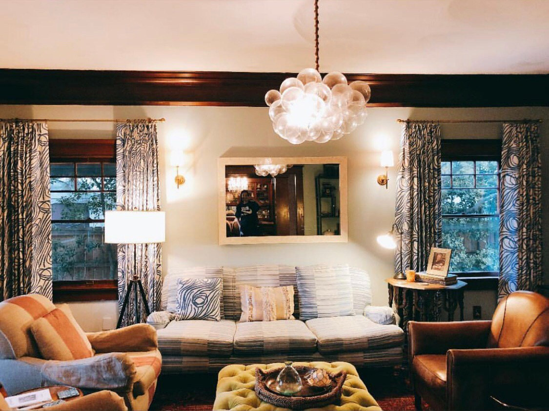 Không gian phòng khách ấm cúng. Ảnh: Dân Việt.