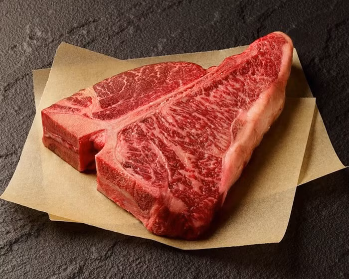 Thịt bò Wagyu được xem là loại cực phẩm của người Nhật với hương vị vượt trội. Ảnh: Japan Centre.