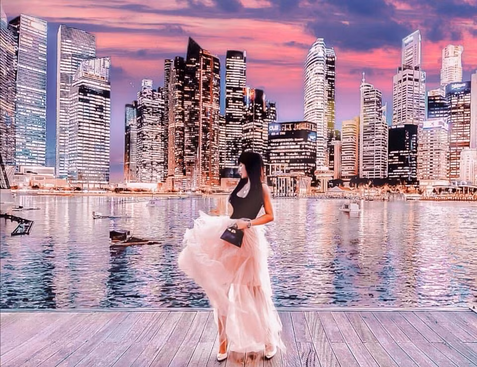 Ngoài Louis Vuitton, bộ sưu tập áo tắm của Mina Phạm còn đến từ các thương hiệu nổi tiếng như Hermes, Dolce Gabbana... có giá từ vài chục tới hàng trăm triệu đồng.