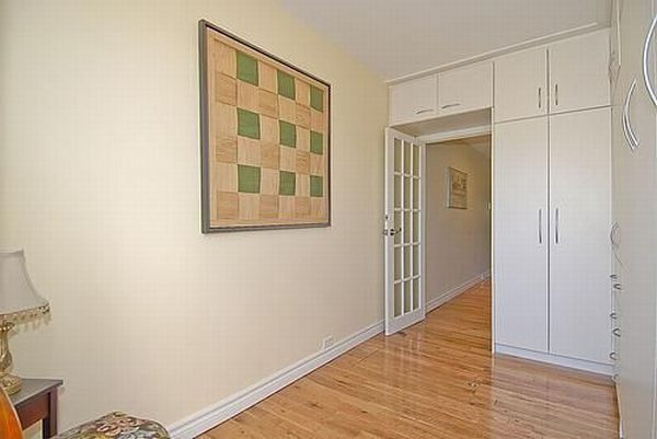  Sàn gỗ bóng cho vẻ đẹp tự nhiên, sang trọng.