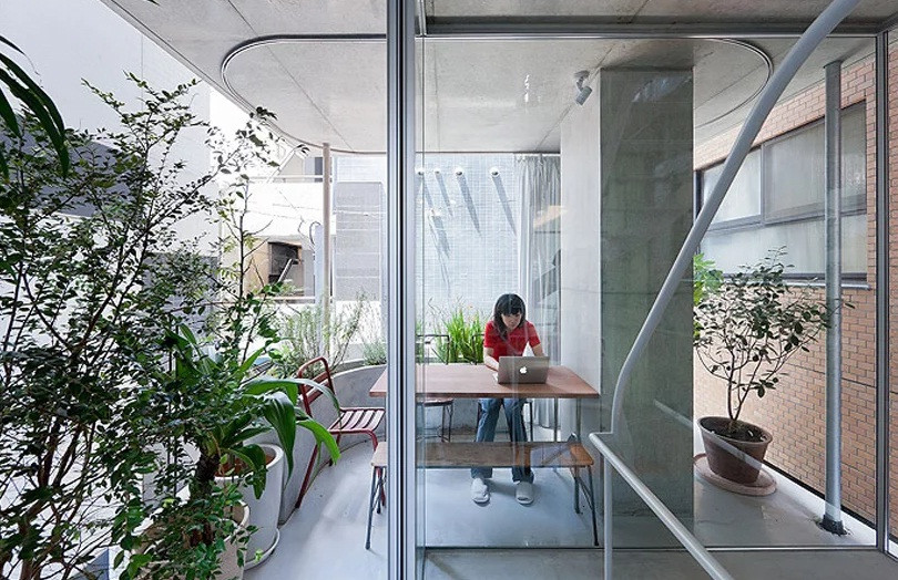 Hệ thống rèm linh hoạt cũng đảm bảo sự riêng tư cần thiết cho gia chủ.