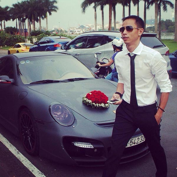 Theo một số nguồn tin, chồng cũ của Thu Thủy không chỉ là một doanh nhân thành đạt. Tuy nhiên Lucas kinh doanh gì thì không được cặp đôi chia sẻ nhiều. Lúc chia tay, Thu Thủy tiết lộ chồng cũ gặp khó khăn về tài chính nên cô ra đi tay trắng và không nhận bất kỳ trợ cấp nào từ Lucas. Ảnh: Vietnamnet.