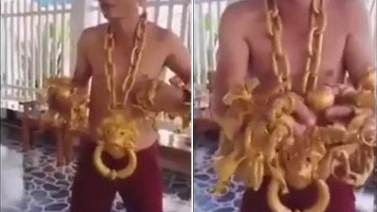 Sau Phúc XO, mạng xã hội lại xuất hiện đoạn clip dài khoảng 1 phút ghi lại cảnh 1 người đàn ông đeo bộ trang sức bằng vàng nặng “trĩu” người, gây xôn xao dư luận. Ảnh: Youtube.