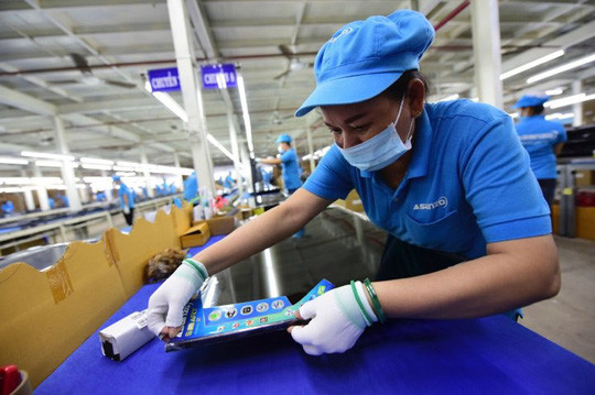 Tương tự, Bộ trưởng Bộ Công Thương Trần Tuấn Anh cũng có chỉ đạo tất cả các đơn vị có liên quan trong Bộ rà soát đánh giá cụ thể về vụ việc Asanzo đang gây xôn xao dư luận trong những ngày qua. Ảnh: Người lao động.