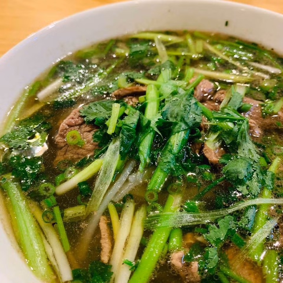 Một bát phở Tokyo giá từ 840 yen (khoảng 175.000 đồng) đến 940 yen (gần 200.000 đồng). Nguồn ảnh: Pho Thin Tokyo.