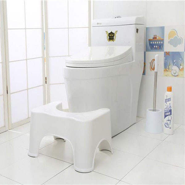 Nhờ ý tưởng sáng tạo ra loại ghế kê chân trong toilet mà gia đình bà Judy Edwards đã trở thành triệu phú. Năm đầu tiên, họ đạt doanh thu 17.000 USD, tương đương 396 triệu đồng.