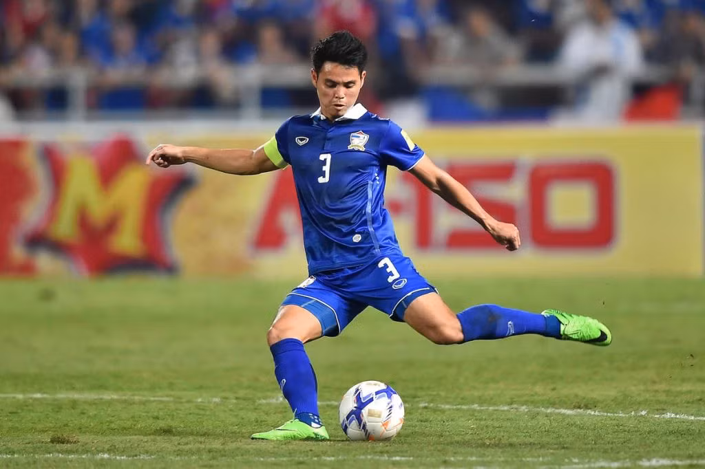 Trong khi đó, giá của hậu vệ Theerathon Bunmathan tăng từ 550.000 Euro lên thành 800.000 Euro.