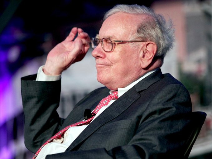 Sở hữu 84,1 tỷ USD. đứng thứ 3 trong danh sách người giàu nhất thế giới nhưng tỷ phú Warren Buffett sống trong một căn nhà khiêm tốn tại Omaha (Nebraska, Mỹ).