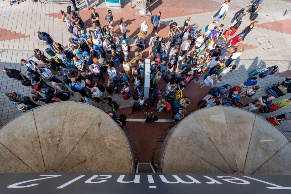 Nhung ly do 'lang xet' khien hang khong phai huy chuyen, gay that thu