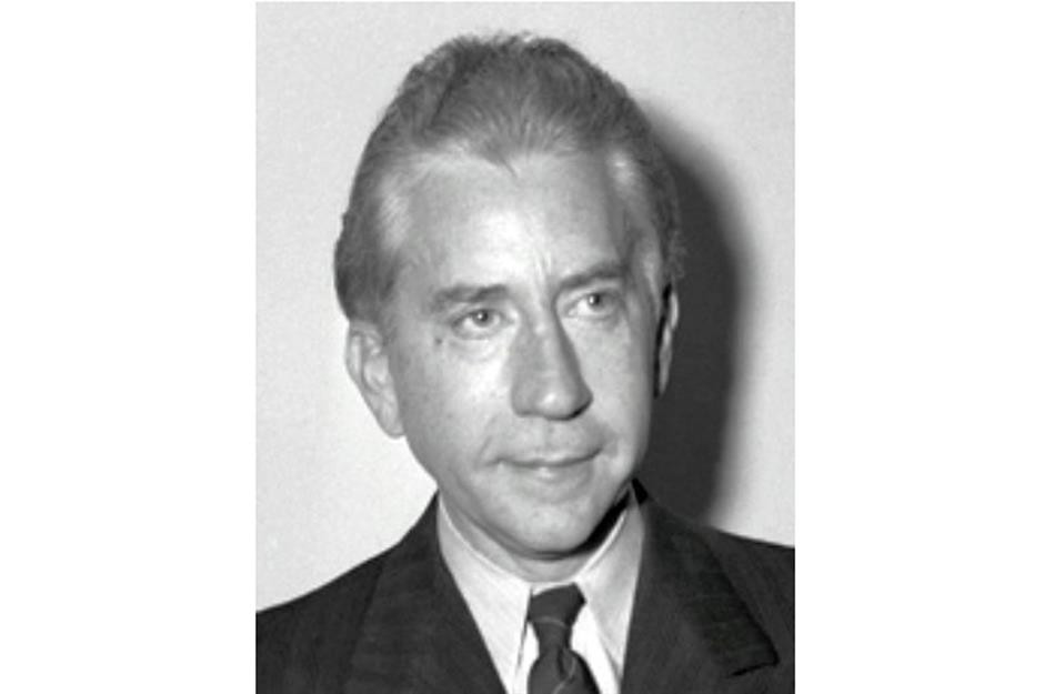 J. Paul Getty (sinh 1892) bắt đầu đầu tư vào ngành dầu khí từ khi 20 tuổi. Đến 1957, tạp chí Fortune đã gọi Getty là người Mỹ giàu nhất lúc bấy giờ.