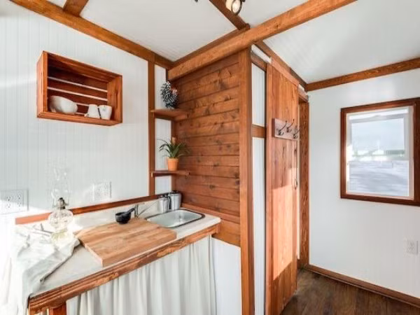 Thiết kế nhỏ gọn, mộc mạc và tối giản.