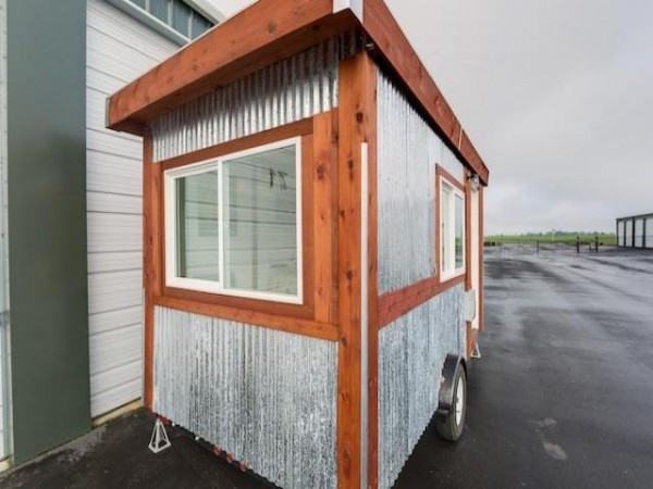 Với diện tích vỏn vẹn chỉ khoảng 9m2, ngôi nhà di động tại Mỹ này vẫn mang đến không gian sống thoải mái cho chủ nhân.