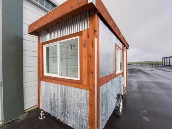 Với diện tích vỏn vẹn chỉ khoảng 9m2, ngôi nhà di động tại Mỹ này vẫn mang đến không gian sống thoải mái cho chủ nhân.