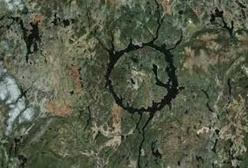 Tuy nhiên, việc khai thác trữ lượng kim cương ở Popigaï sẽ rất tốn kém. Bởi lớp kim cương này nằm ở một vùng đất đóng băng quanh năm, cách xa đường bộ lẫn đường sắt.