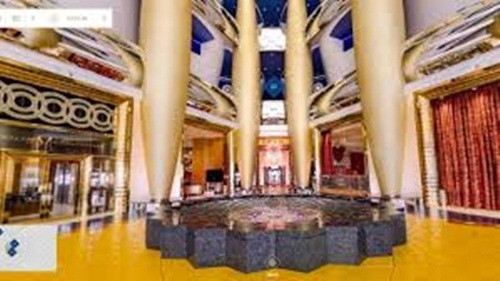 Phòng suite trong khách sạn Burj al-Arab có mức giá trung bình 1.497 USD/đêm (khoảng 35 triệu đồng). Phòng hoàng gia giá gần 19.000 USD/đêm (khoảng hơn 400 triệu đồng).