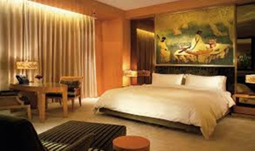 Giá phòng thấp nhất ở Pangu 7 là 356 USD (khoảng hơn 8 triệu đồng) và cao nhất có thể lên tới hơn 1.000 USD (khoảng 23 triệu đồng) tùy theo thời điểm.