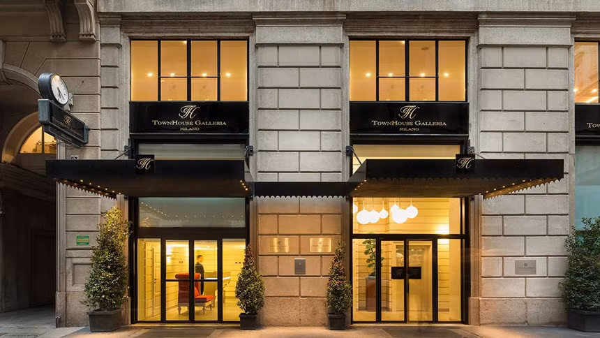 Ngoài ra, khách sạn cao cấp này còn có hơn 500 phòng thường các loại và tất cả đều có view nhìn ra đường phố Milan. Nguồn ảnh: Skyscanner.