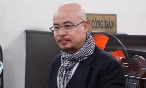 Vi sao Dang Le Nguyen Vu xung “qua” voi moi nguoi?