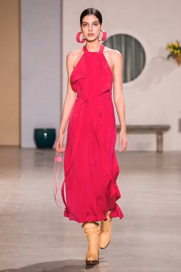 Những chiếc túi xách tý hon với đủ loại màu sắc thu hút sự quan tâm của đông đảo các tín đồ thời trang.