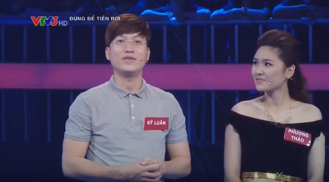 Sỹ Luân – Phương Thảo cũng từng khiến khán giả “phát hoảng” khi quả quyết đặt 200 triệu vào đáp án “cây khế” trong câu hỏi: “Khắc nhập khắc xuất là thần chú dùng cho loại cây nào?”, khi tham gia chương trình Đừng Để Tiền Rơi.
