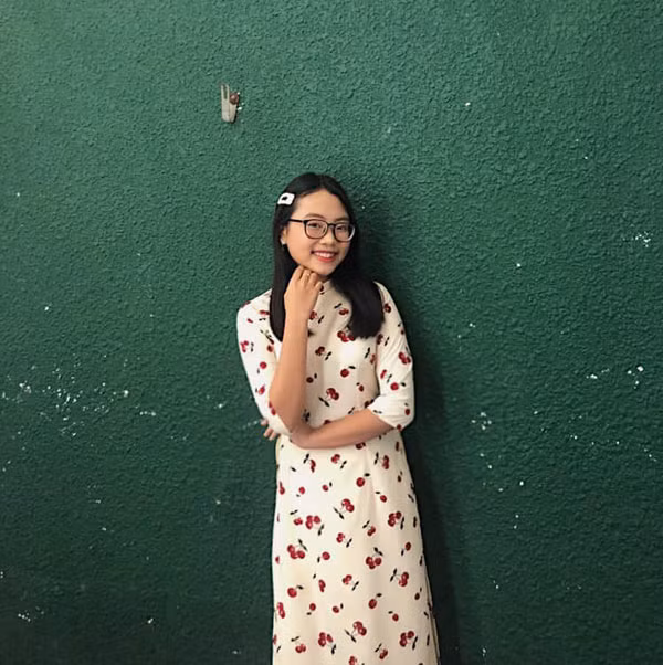 Những chiếc áo dài với họa tiết dễ thương được Phương Mỹ Chi ưu tiên lựa chọn.