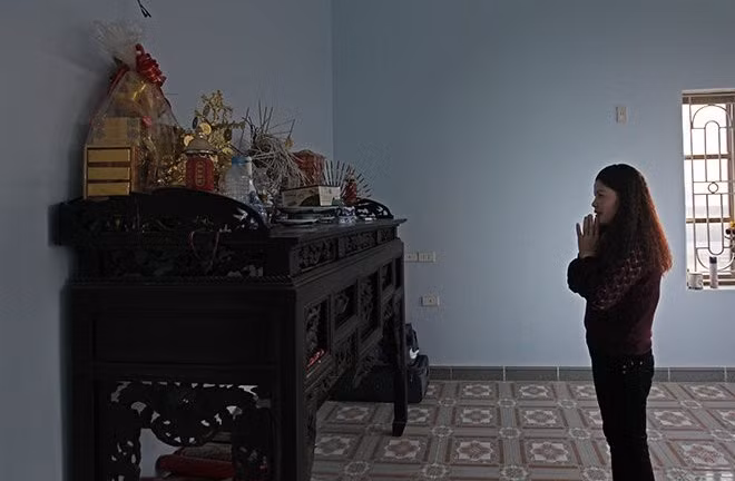 Bên cạnh là phòng thờ rộng rãi. Ảnh: Vietnamnet.