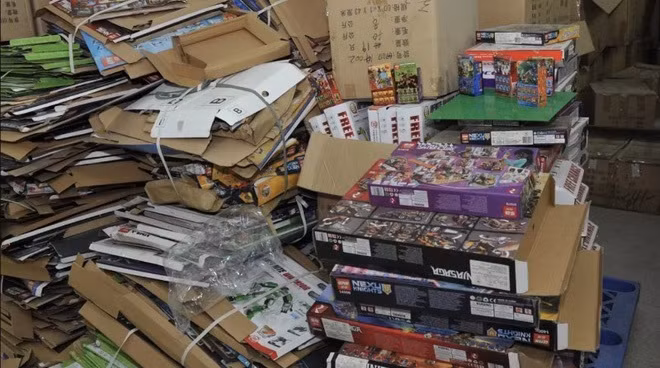 Phat hien cong ty Trung Quoc san xuat Lego nhai, co ban o Viet Nam