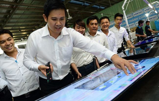 Theo tìm hiểu của PV Kiến Thức, sau hành trình 5 năm tại thị trường hiện tại Asanzo đã có hơn 70 sản phẩm khác nhau và phát triển 5 lĩnh vực, điện tử, điện máy, điện lạnh, điện gia dụng, điện thoại tập đoàn đạt có doanh thu hơn 9.000 tỷ đồng.