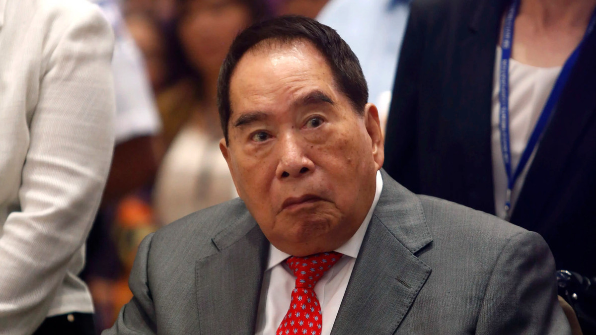  Tỷ phú Henry Sy là nhà sáng lập, kiêm Chủ tịch danh dự của SM Investments - một trong các tập đoàn đa ngành lớn nhất Philippines. Ảnh: Nikkei Asian Review.
