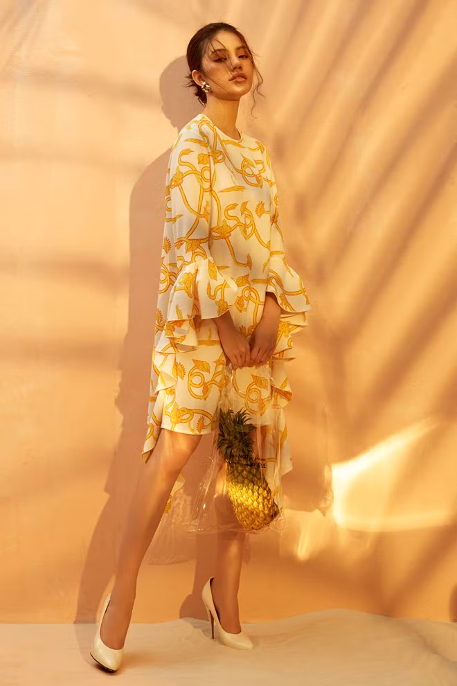 Hoa hậu Thế giới người Việt tại Úc Jolie Nguyễn có sở thích hàng hiệu. Người đẹp không quan trọng giá tiền bao nhiêu mà là món đồ đó phù và có thể làm tôn lên giá trị của bản thân. Ảnh: BI.