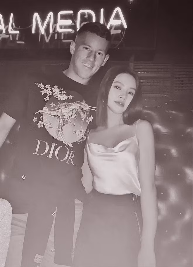 Thu tieu tien cua Hoa hau Jolie Nguyen bi don hen ho Sao Chelsea 450 ty