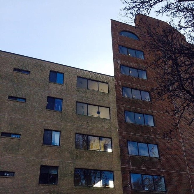 2. Phải chăng đây là tòa nhà 2D?