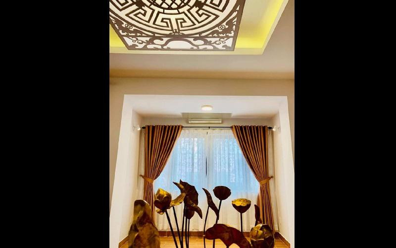 Thúy Nga trang trí nhà bằng những món đồ mang hơi hướng Phật pháp.