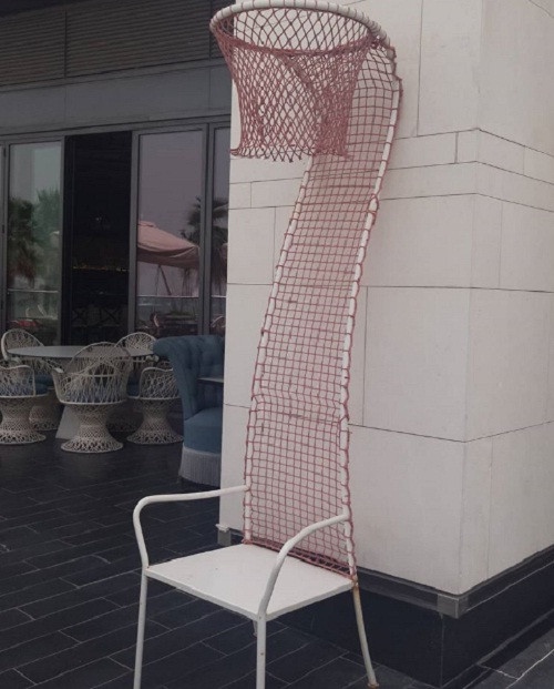 Ghế ngồi kết hợp chơi bóng rổ.