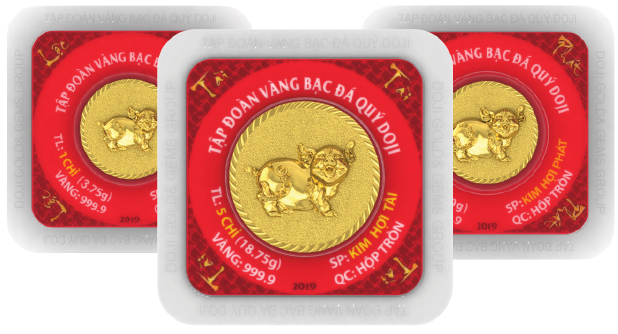 Trong đó, tiền xu vàng hình heo vàng theo con giáp năm Kỷ Hợi kết hợp với những thiết kế quà tặng đủ loại kích thước được ưa chuộng nhất. Ảnh: Doji.