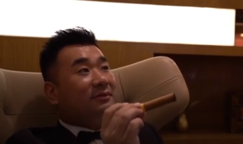 Thậm chí, bạn còn được phục vụ xì gà Cu-ba.