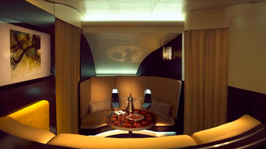 Thực đơn hàng chục món được chuẩn bị sẵn để khách lựa chọn.