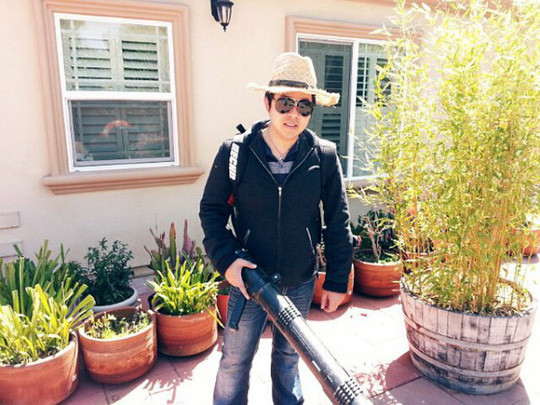 Cũng như Bằng Kiều, Quang Lê rất chăm chú cho vườn cây xanh của mình tại Mỹ.