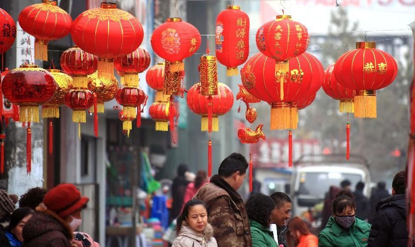 Đèn lồng cũng là mặt hàng không thể thiếu trong mỗi dịp Tết Nguyên đán ở Trung Quốc. Ảnh: News.