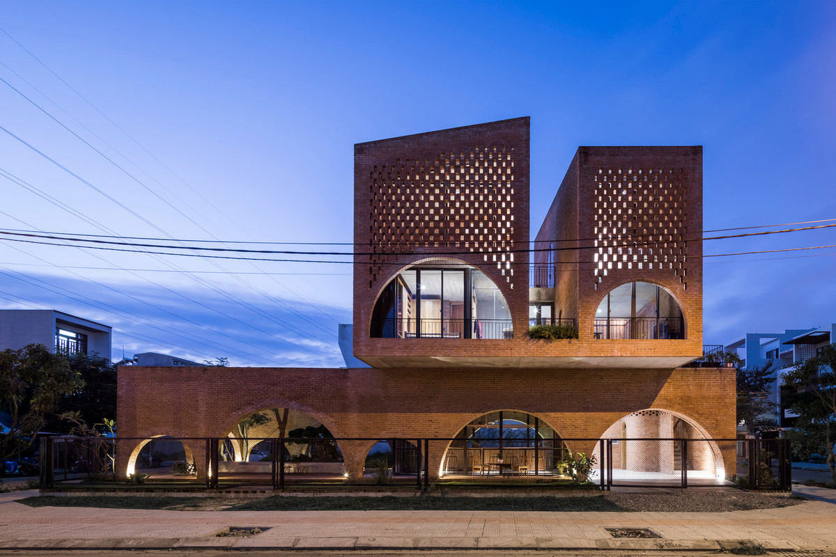 Các khối chức năng xếp chồng lên một khối hình chữ nhật khác.